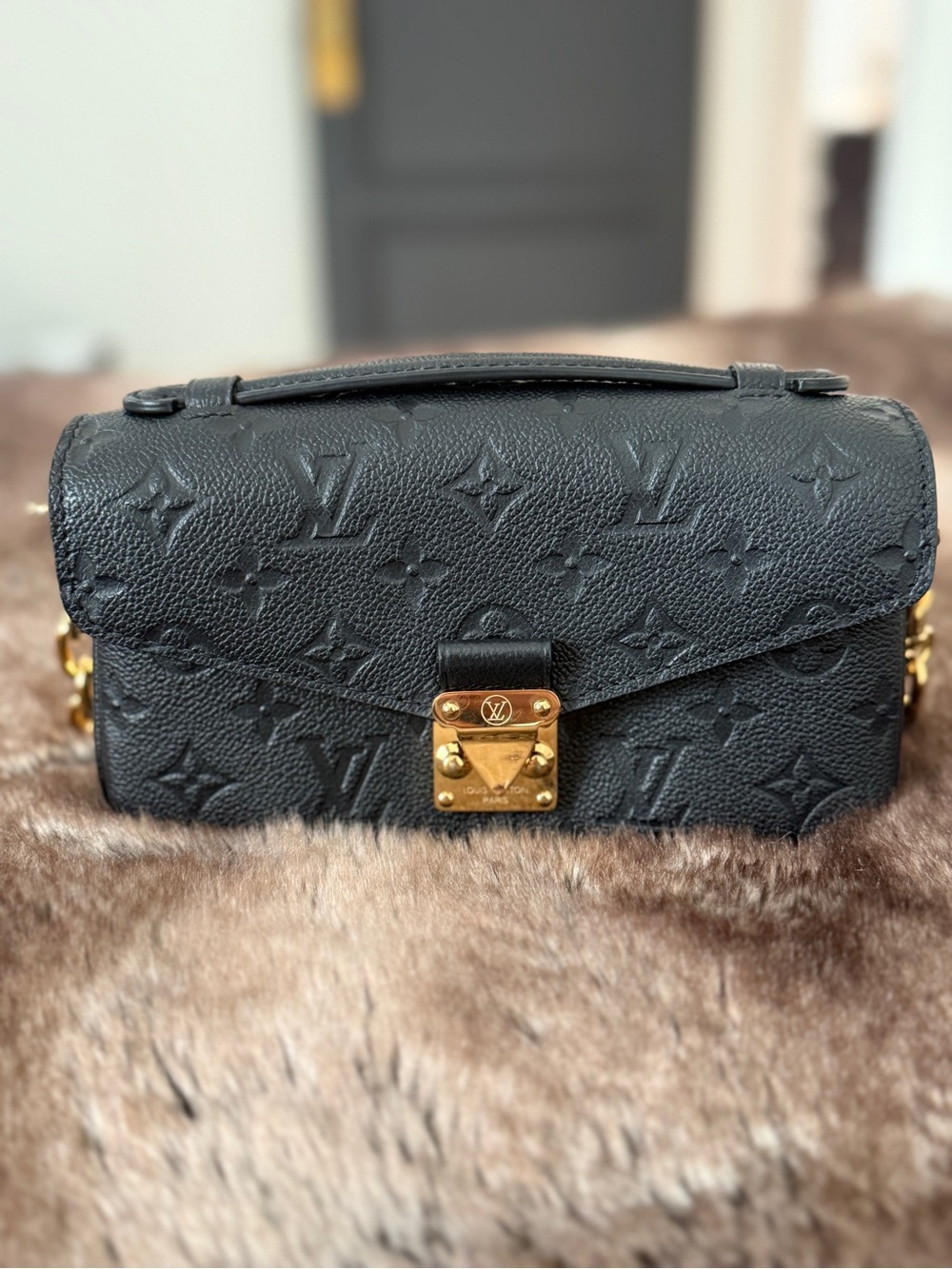 Louis Vuitton Black Empreinte Pochette Metis East West Shoulder Bag (Authentic) - Picture 5 of 16